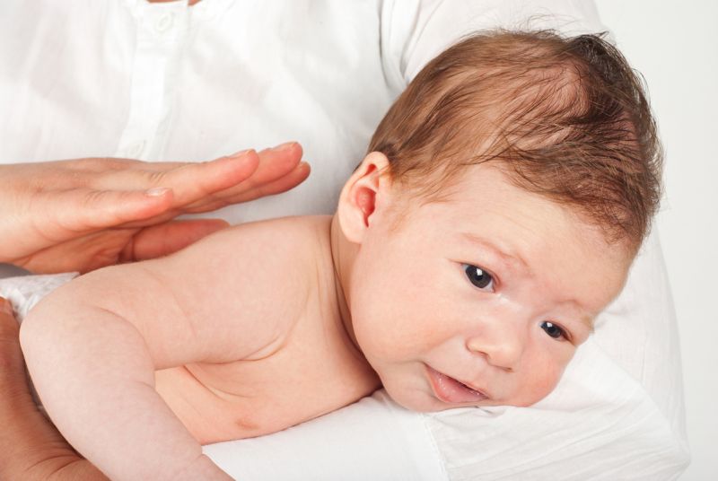 علاج ��لترجيع عند الاطفال الرضع